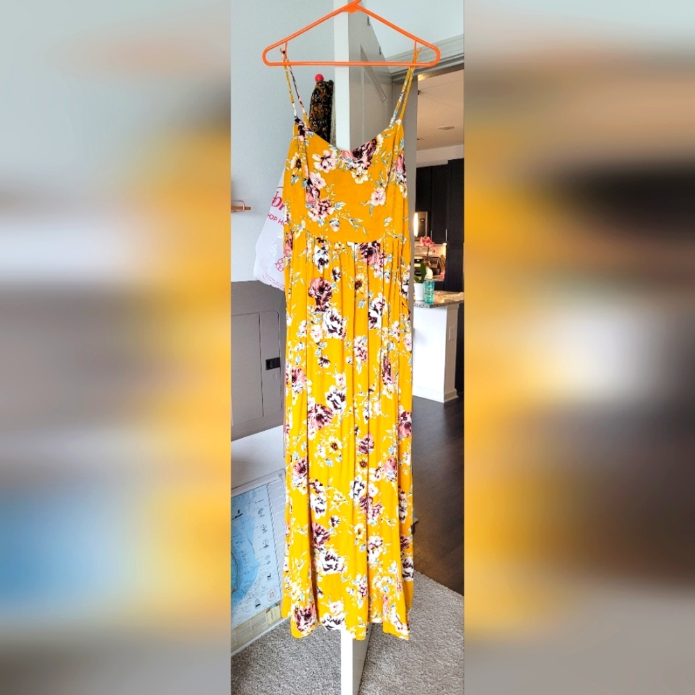 YELLOW/GOLD FLORAL MAXI DRESS W/ ADJUSTABLE SPAGHETTI STRAP